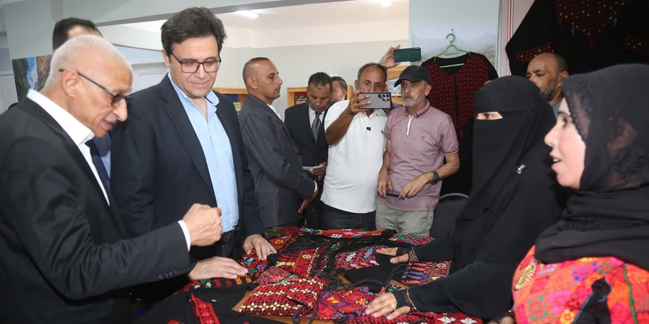 في ذكرى 30 يونيو ومن قلب سيناء.. وزير الثقافة ومحافظ شمال سيناء يفتتحان بيت ثقافة قاطية ببئر العبد في ذكرى 30 يونيو ومن قلب سيناء.. وزير الثقافة ومحافظ شمال سيناء يفتتحان بيت ثقافة قاطية ببئر العبد