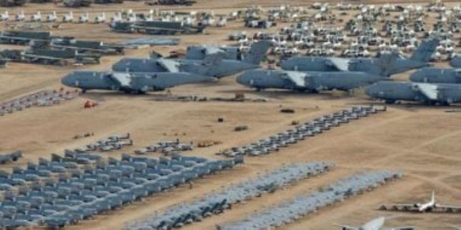 أمريكا تبلغ العاملين بقاعدة العديد فى قطر بإغلاق المجال الجوي