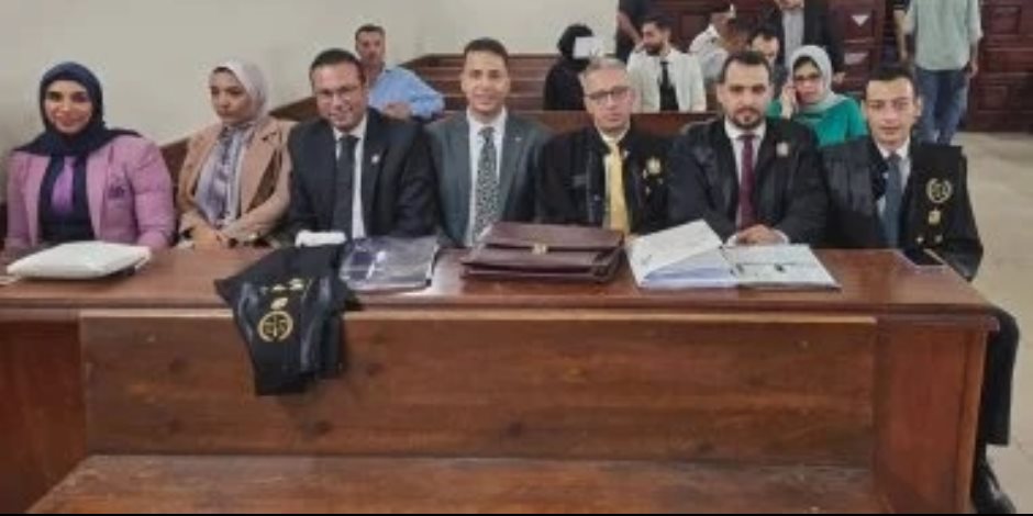 وصول طارق العوضى للدفاع عن الطفل ياسين خلال الاستئناف أمام جنايات دمنهور
