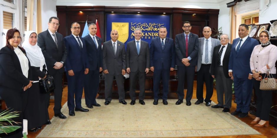 توقيع بروتوكول تعاون بين مصلحة الجمارك وجامعة الإسكندرية لتعزيز الاستثمار فى التنمية البشرية 