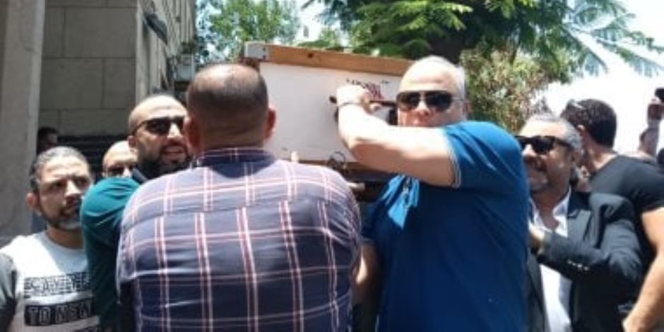 عمرو الفقى ومحمود سعد وسليم سحاب يشاركون فى تشييع جثمان محمد عبد المنعم عمرو الفقى ومحمود سعد وسليم سحاب يشاركون فى تشييع جثمان محمد عبد المنعم