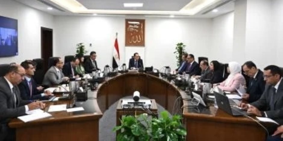رئيس الوزراء يتابع موقف تنفيذ المشروعات والفرص الاستثمارية بمحافظة دمياط رئيس الوزراء يتابع موقف تنفيذ المشروعات والفرص الاستثمارية بمحافظة دمياط