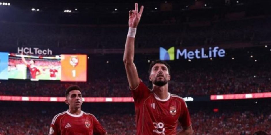 الأهلى يودّع كأس العالم للأندية بعد تعادل مثير 4-4 أمام بورتو الأهلى يودّع كأس العالم للأندية بعد تعادل مثير 4-4 أمام بورتو