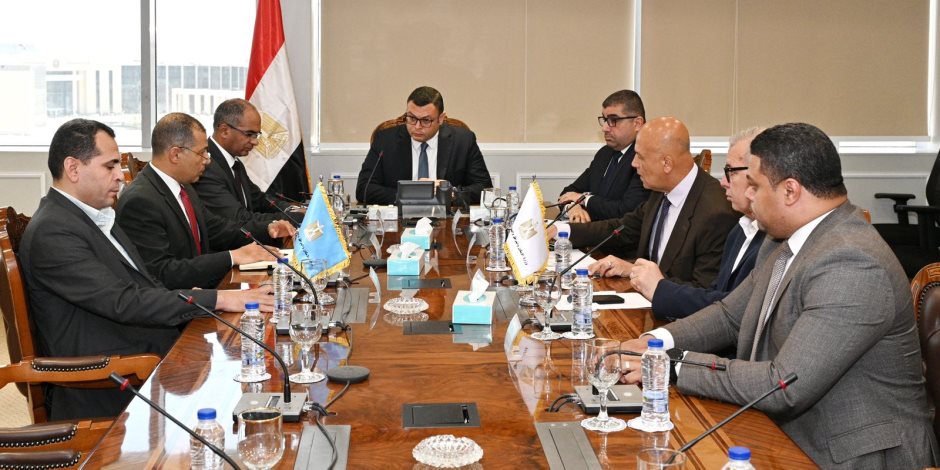 وزير الإسكان يتابع موقف منظومة الصرف الصحي بمدن شرق القاهرة والمستهدف تنفيذه حتى 2030 وزير الإسكان يتابع موقف منظومة الصرف الصحي بمدن شرق القاهرة والمستهدف تنفيذه حتى 2030