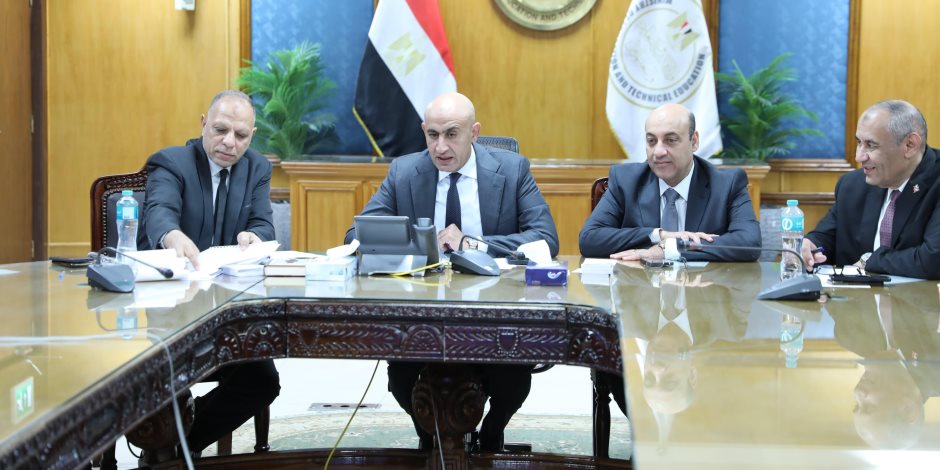 امتحانات الثانوية العامة 2025.. «التعليم» تعلن عقد اختبار اللغة الأجنبية الثانية دون مشكلات امتحانات الثانوية العامة 2025.. «التعليم» تعلن عقد اختبار اللغة الأجنبية الثانية دون مشكلات