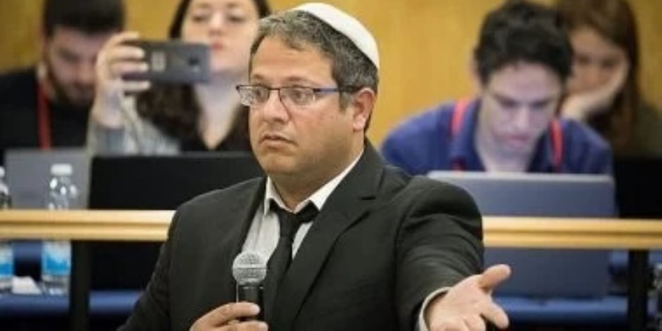 استفزاز جديد.. بن غفير يسمح للمستوطنين بالرقص والغناء أثناء اقتحامهم للمسجد الأقصى