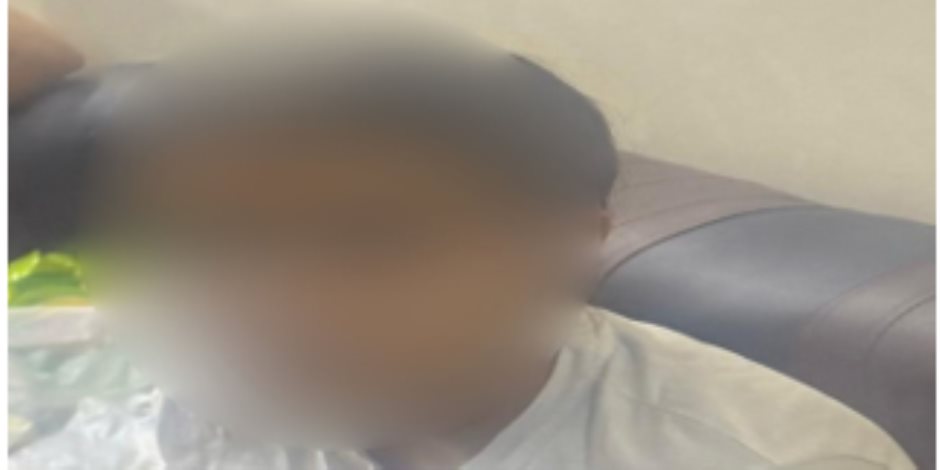 كشف حقيقة مقطع فيديو تضمن ادعاء إحدى الفتيات بقيام شخصين بقطع الطريق على سيارتها بالجيزة كشف حقيقة مقطع فيديو تضمن ادعاء إحدى الفتيات بقيام شخصين بقطع الطريق على سيارتها بالجيزة