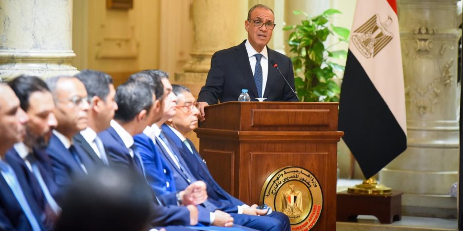 وزير الخارجية والهجرة يُشارك في المائدة المستديرة الأولي لدعم القطاع الخاص وزيادة الصادرات المصرية وزير الخارجية والهجرة يُشارك في المائدة المستديرة الأولي لدعم القطاع الخاص وزيادة الصادرات المصرية