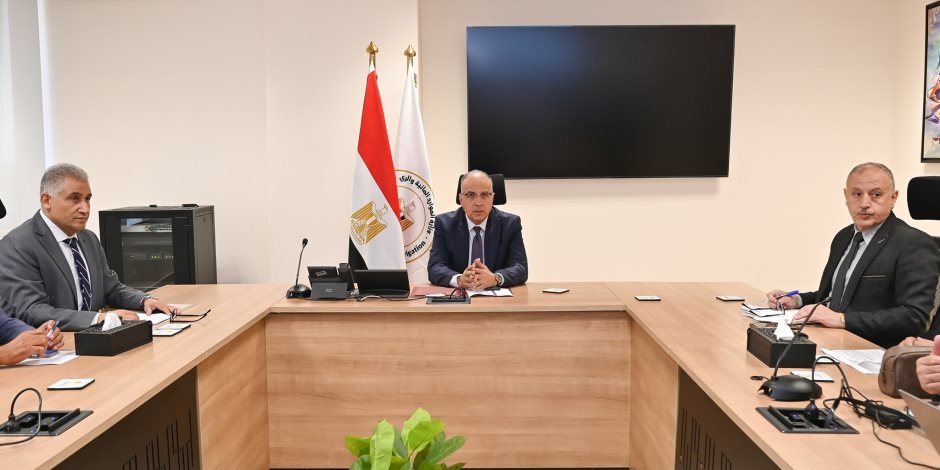 وزير الري يتابع حالة المنظومة المائية بمحافظة الجيزة ومقترحات تطوير إدارة المنظومة المائية لترعة شبرامنت وزير الري يتابع حالة المنظومة المائية بمحافظة الجيزة ومقترحات تطوير إدارة المنظومة المائية لترعة شبرامنت