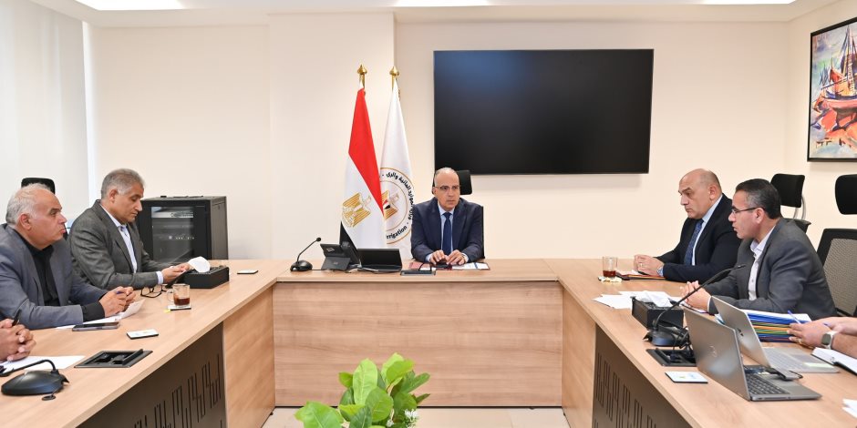 وزير الري يتابع حالة المنظومة المائية بمحافظة البحيرة خلال فترة أقصى الاحتياجات المائية وزير الري يتابع حالة المنظومة المائية بمحافظة البحيرة خلال فترة أقصى الاحتياجات المائية