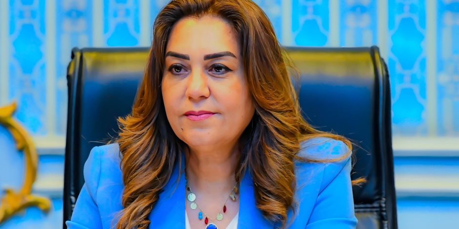 التنمية المحلية: تعديل 100 أتوبيس نقل جماعى بالقاهرة والإسكندرية للعمل بالغاز الطبيعي التنمية المحلية: تعديل 100 أتوبيس نقل جماعى بالقاهرة والإسكندرية للعمل بالغاز الطبيعي