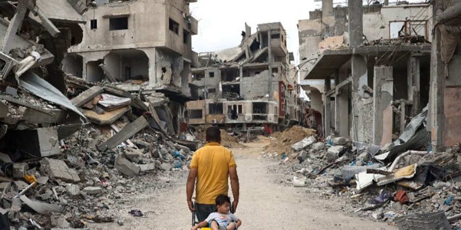 11 ألف مفقود منذ بداية الحرب الإسرائيلية وآلالاف العائلات الفلسطينية تعيش وسط أنقاض غزة المدمّرة 11 ألف مفقود منذ بداية الحرب الإسرائيلية وآلالاف العائلات الفلسطينية تعيش وسط أنقاض غزة المدمّرة