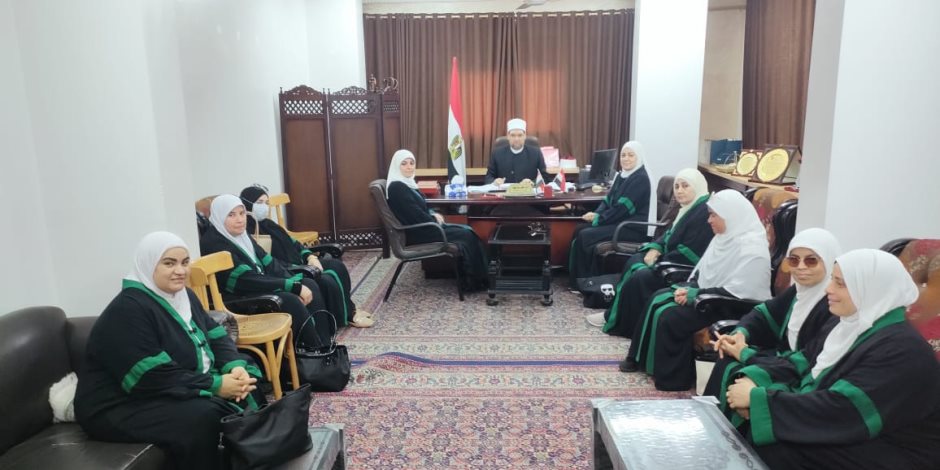 مساندة للأسر المكلومة.. واعظات الأوقاف يقدِّمْنَ واجب العزاء في ضحايا حادث المنوفية الأليم