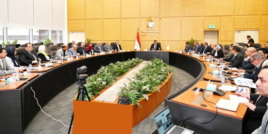 وزير الإسكان يتابع موقف توفيق الأوضاع بالأراضي المنضمة لأحوزة عددٍ من المدن الجديدة