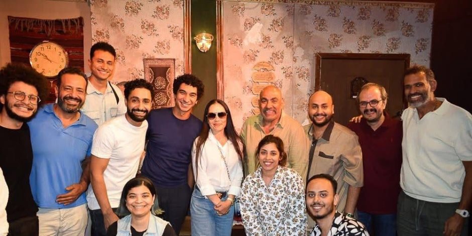 ظهور للفنانة شريهان أثناء حضورها العرض المسرحى "يمين فى أول شمال" ظهور للفنانة شريهان أثناء حضورها العرض المسرحى "يمين فى أول شمال"