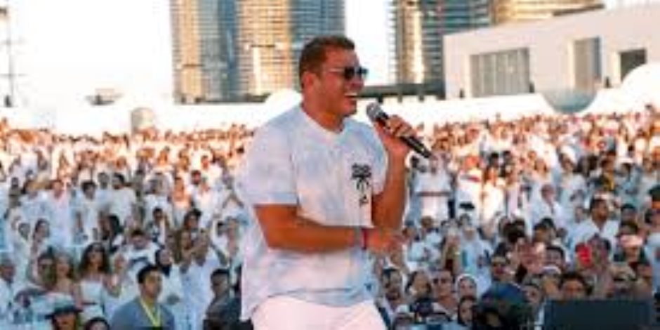 هل يفاجئ الهضبة جمهور مهرجان العلمين بغناء أولاده عبد الله وجنا معه هل يفاجئ الهضبة جمهور مهرجان العلمين بغناء أولاده عبد الله وجنا معه