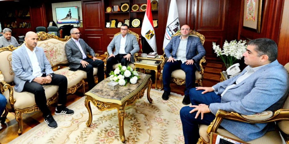وزير الإسكان يصل محافظة بني سويف لمتابعة موقف عدد من المشروعات ضمن "حياة كريمة" وزير الإسكان يصل محافظة بني سويف لمتابعة موقف عدد من المشروعات ضمن "حياة كريمة"