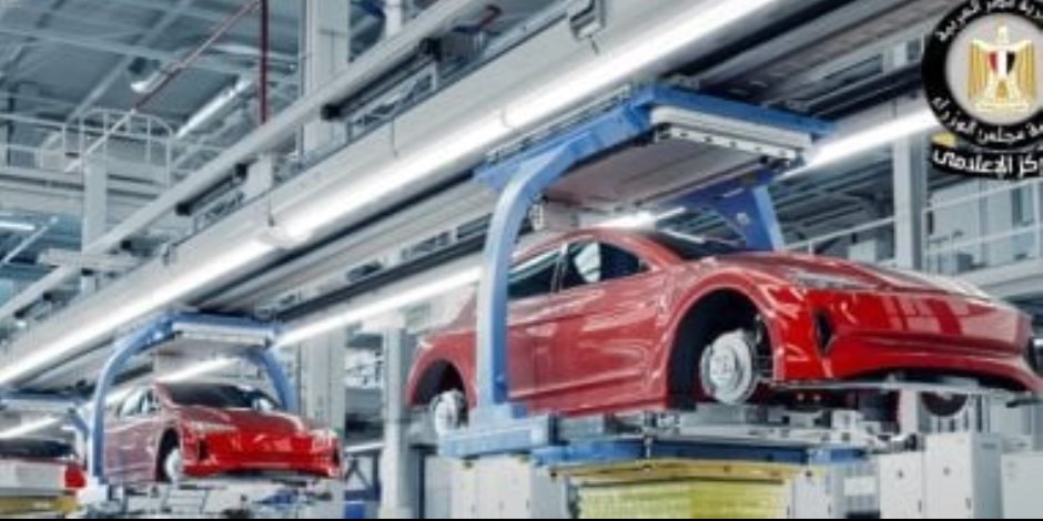 الحكومة تستعرض بالإنفوجراف خطوات الدولة لتوطين وتعزيز صناعة السيارات .. اعرف التفاصيل 