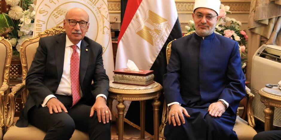 مفتي الجمهورية يهنئ رئيس محكمة النقض بتوليه المنصب رسميًّا مفتي الجمهورية يهنئ رئيس محكمة النقض بتوليه المنصب رسميًّا