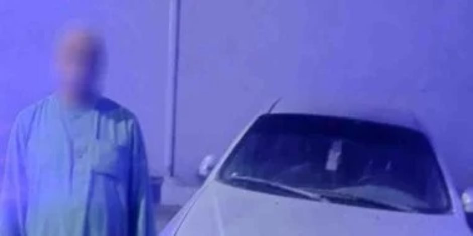 الداخلية تضبط سيارة تسير عكس الاتجاه بالطريق الإقليمي.. فيديو