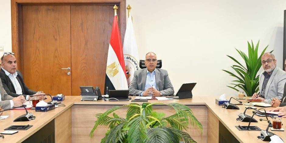وزير الري يتابع موقف مشروعات حماية الشواطئ المصرية على ساحل البحر الأبيض المتوسط وزير الري يتابع موقف مشروعات حماية الشواطئ المصرية على ساحل البحر الأبيض المتوسط