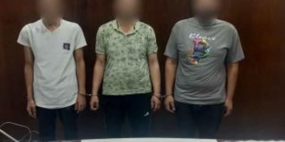 ضبط 3 أشخاص بالقاهرة لقيامهم بأعمال الحفر والتنقيب غير المشروع عن الآثار ضبط 3 أشخاص بالقاهرة لقيامهم بأعمال الحفر والتنقيب غير المشروع عن الآثار