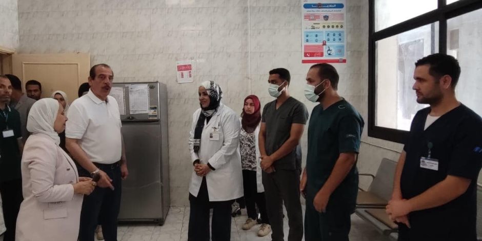 نائب وزير الصحة يتفقد منشآت طبية بالإسماعيلية ويوجه بمكافآت للمتميزين وإجراءات ضد المقصرين نائب وزير الصحة يتفقد منشآت طبية بالإسماعيلية ويوجه بمكافآت للمتميزين وإجراءات ضد المقصرين