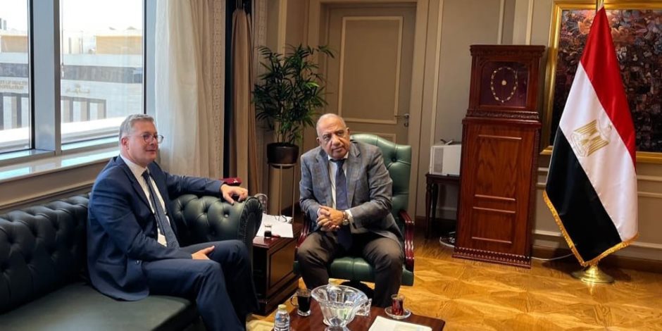 وزيرا الكهرباء والبترول يؤكدان على خطة عمل لتوفير الوقود لتأمين التغذية الكهربائية وزيرا الكهرباء والبترول يؤكدان على خطة عمل لتوفير الوقود لتأمين التغذية الكهربائية