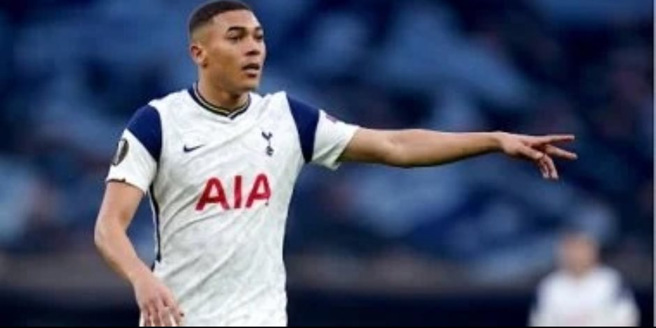 هل يحسم المقابل المادى انضمام كارلوس فينيسوس لاعب توتنهام السابق للزمالك ؟ اعرف التفاصيل 