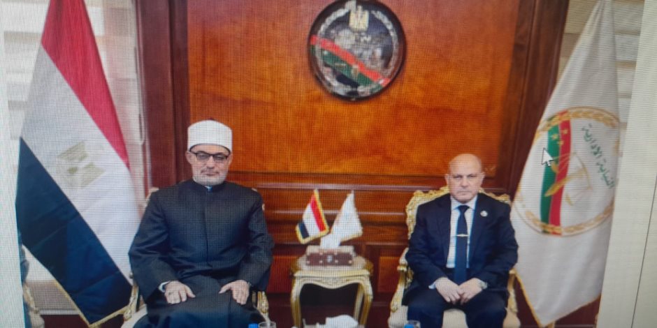 مفتى الجمهورية يهنئ رئيس النيابة الادارية بالمنصب الجديد مفتى الجمهورية يهنئ رئيس النيابة الادارية بالمنصب الجديد