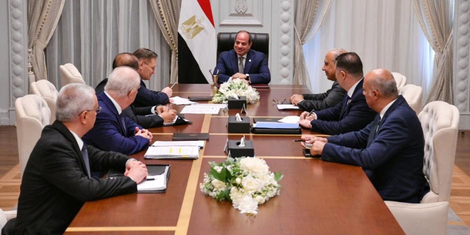 الرئيس السيسي يلتقي المدير العام لهيئة "روسأتوم" الروسية لمتابعة مستجدات إنشاء محطة الضبعة النووية الرئيس السيسي يلتقي المدير العام لهيئة "روسأتوم" الروسية لمتابعة مستجدات إنشاء محطة الضبعة النووية