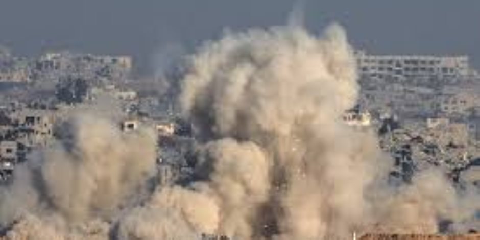 قصف إسرائيلى استهدف منازل ومراكز إيواء فى غزة واستشهاد 13 فلسطينيا قصف إسرائيلى استهدف منازل ومراكز إيواء فى غزة واستشهاد 13 فلسطينيا