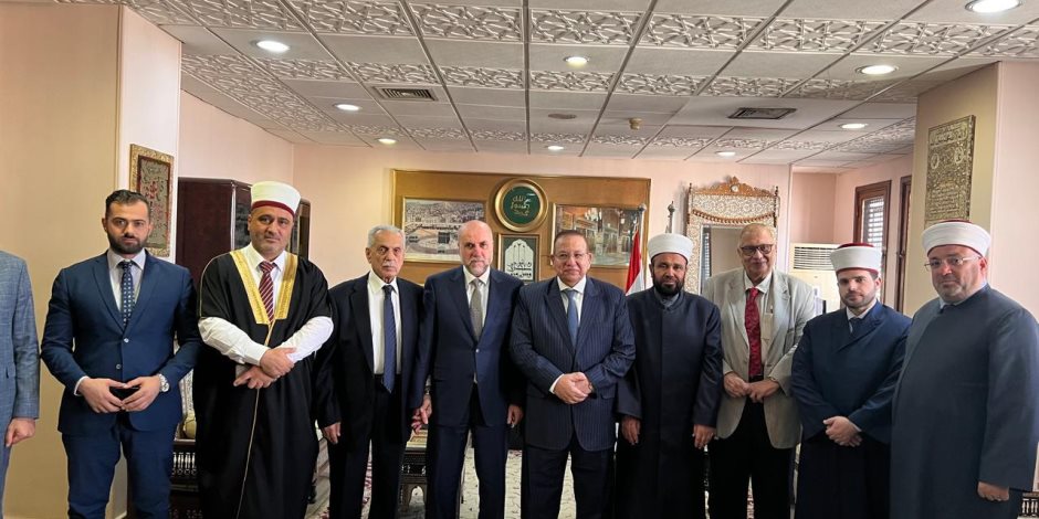 نقيب الأشراف لمستشار الرئيس الفلسطيني: ما يحدث في غزة مجزرة لم يشهدها التاريخ نقيب الأشراف لمستشار الرئيس الفلسطيني: ما يحدث في غزة مجزرة لم يشهدها التاريخ