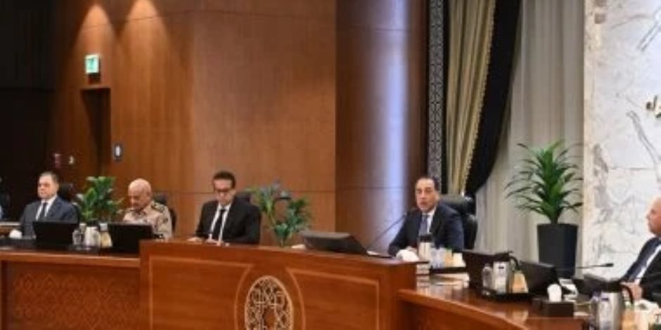 مدبولى: الرئيس السيسى وجه بتشكيل لجنة للوقوف على أسباب حريق "سنترال رمسيس" مدبولى: الرئيس السيسى وجه بتشكيل لجنة للوقوف على أسباب حريق "سنترال رمسيس"