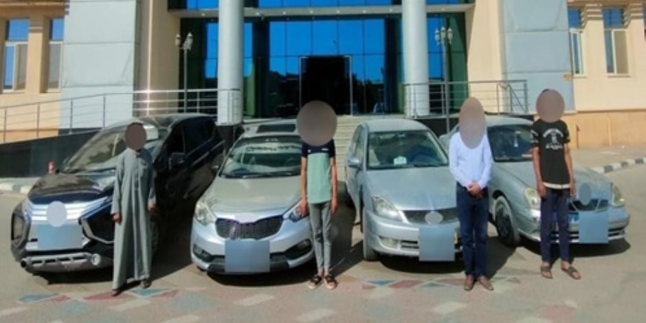 ضبط قائدي 4 سيارات لأداء حركات استعراضية وتعطيل الحركة المرورية في أطفيح ضبط قائدي 4 سيارات لأداء حركات استعراضية وتعطيل الحركة المرورية في أطفيح