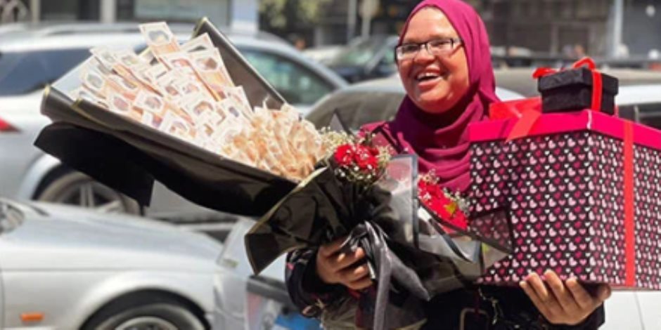 2000 جنيه و30 جرام ذهب.. أسرة تحتفل بابنتها بعد امتحانات الثانوية العامة 2000 جنيه و30 جرام ذهب.. أسرة تحتفل بابنتها بعد امتحانات الثانوية العامة