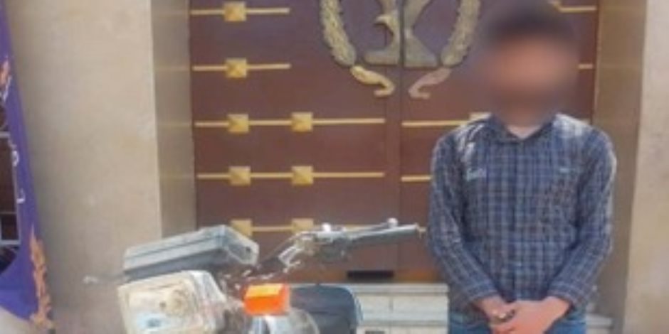 بعد انتشار فيديو له بمواقع التواصل الإجتماعى .. القبض على قائد دراجة نارية لأدائه حركات استعراضية في الغربية بعد انتشار فيديو له بمواقع التواصل الإجتماعى .. القبض على قائد دراجة نارية لأدائه حركات استعراضية في الغربية