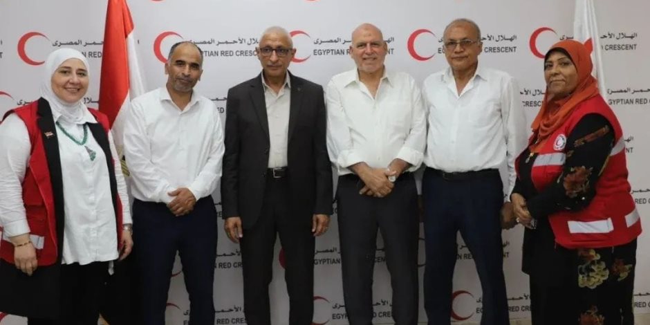 "مجاور" يوجه التضامن بمنح 25 ماكينة خياطة لدعم مبادرة" اتعلم صنعة" بمقر الهلال الأحمر بالعريش.. أعرف التفاصيل (صور) "مجاور" يوجه التضامن بمنح 25 ماكينة خياطة لدعم مبادرة" اتعلم صنعة" بمقر الهلال الأحمر بالعريش.. أعرف التفاصيل (صور)
