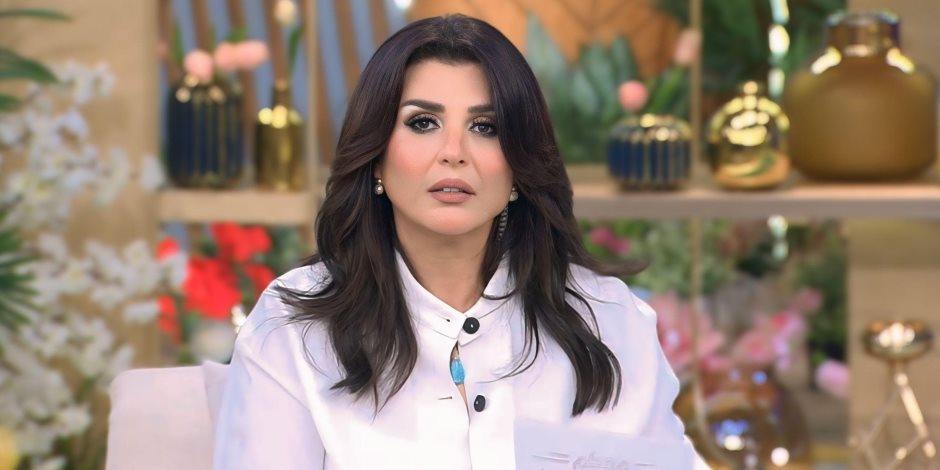 لأول مرة.. منى الشاذلي تكشف تفاصيل أزمة لوحات الرسّامين الأربعة لأول مرة.. منى الشاذلي تكشف تفاصيل أزمة لوحات الرسّامين الأربعة