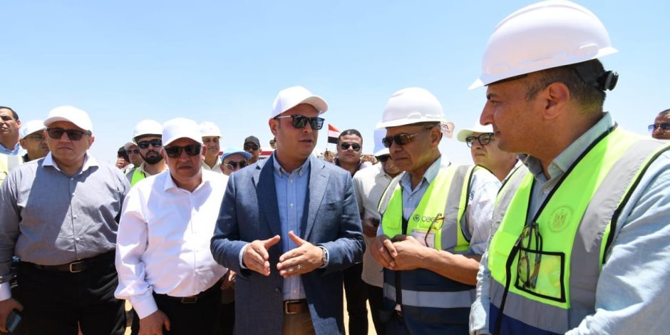 وزير الإسكان يتفقد محاور الطرق ومحطة تنقية مياه الشرب الجديدة بمدينة السادات وزير الإسكان يتفقد محاور الطرق ومحطة تنقية مياه الشرب الجديدة بمدينة السادات