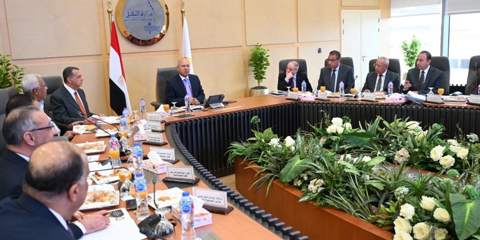 وزير الصناعة والنقل يترأس الجمعية العامة العادية للشركة القابضة للنقل وزير الصناعة والنقل يترأس الجمعية العامة العادية للشركة القابضة للنقل