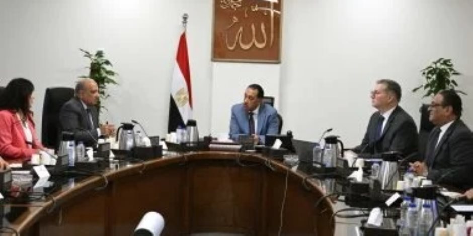 خلال اجتماع اليوم .. مدبولى يتابع مع وزيري الكهرباء والبترول جهود تأمين الوقود اللازم لمحطات الكهرباء