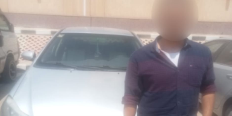 كشف ملابسات واقعة تعدي قائد سيارة تابعة لإحدى شركات النقل الذكي على سيدتين بالقاهرة كشف ملابسات واقعة تعدي قائد سيارة تابعة لإحدى شركات النقل الذكي على سيدتين بالقاهرة