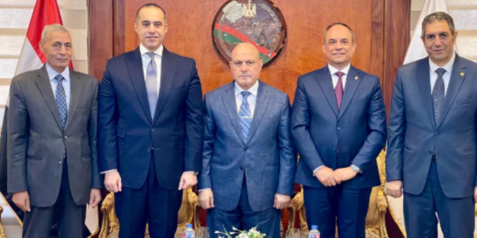 وزير الشؤون النيابية يهنئ المستشار محمد الشناوي بتوليه رئاسة النيابة الإدارية وزير الشؤون النيابية يهنئ المستشار محمد الشناوي بتوليه رئاسة النيابة الإدارية