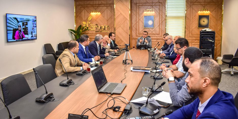 وزير الإسكان يترأس اجتماع اللجنة التنسيقية العليا لمتابعة ملفات العمل بكل المدن وزير الإسكان يترأس اجتماع اللجنة التنسيقية العليا لمتابعة ملفات العمل بكل المدن