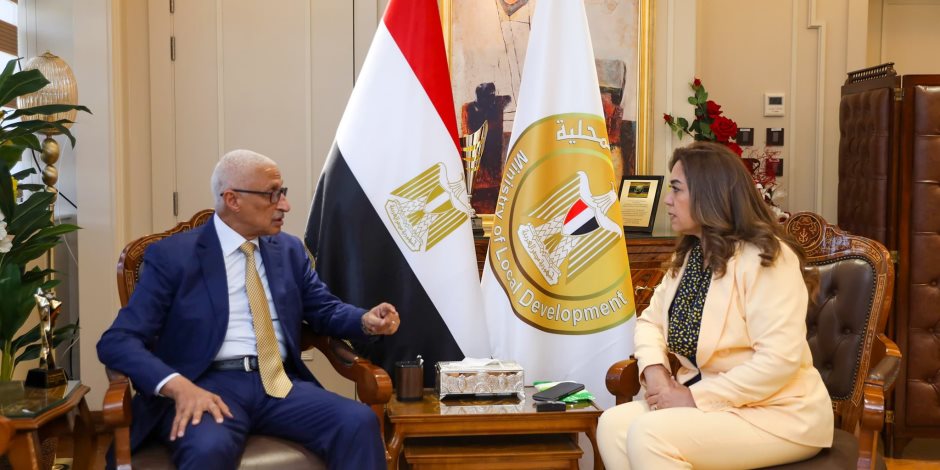 وزيرة التنمية المحلية تتابع مع محافظ شمال سيناء جهود التنمية بالمحافظة ومشروعات الخطة الاستثمارية فى العام المالي الجديد وزيرة التنمية المحلية تتابع مع محافظ شمال سيناء جهود التنمية بالمحافظة ومشروعات الخطة الاستثمارية فى العام المالي الجديد