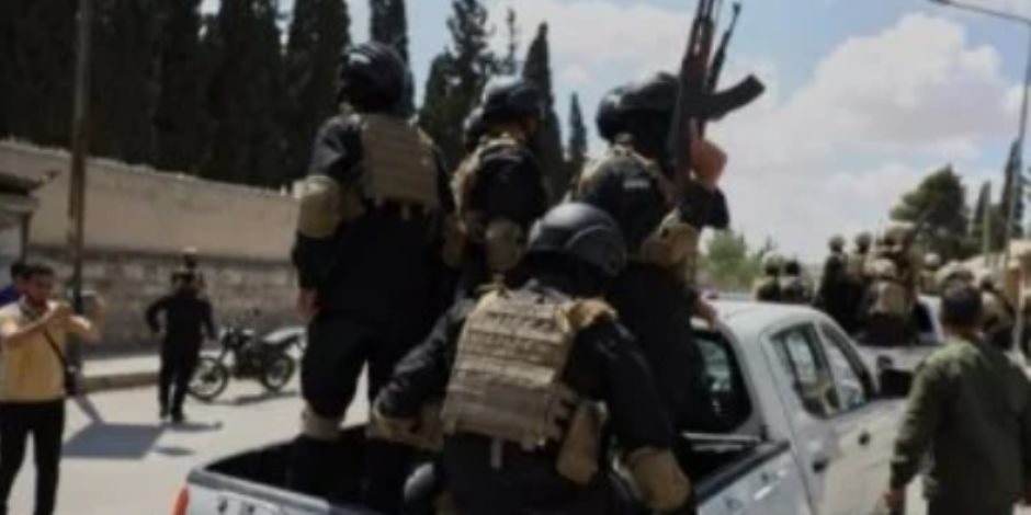إسرائيل تستهدف آليات الجيش السورى فى السويداء بعد إعلان وقف إطلاق النار إسرائيل تستهدف آليات الجيش السورى فى السويداء بعد إعلان وقف إطلاق النار