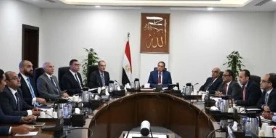 رئيس الوزراء يتابع تنفيذ مُخرجات اللجنة الاستشارية للتنمية العمرانية وتصدير العقار رئيس الوزراء يتابع تنفيذ مُخرجات اللجنة الاستشارية للتنمية العمرانية وتصدير العقار