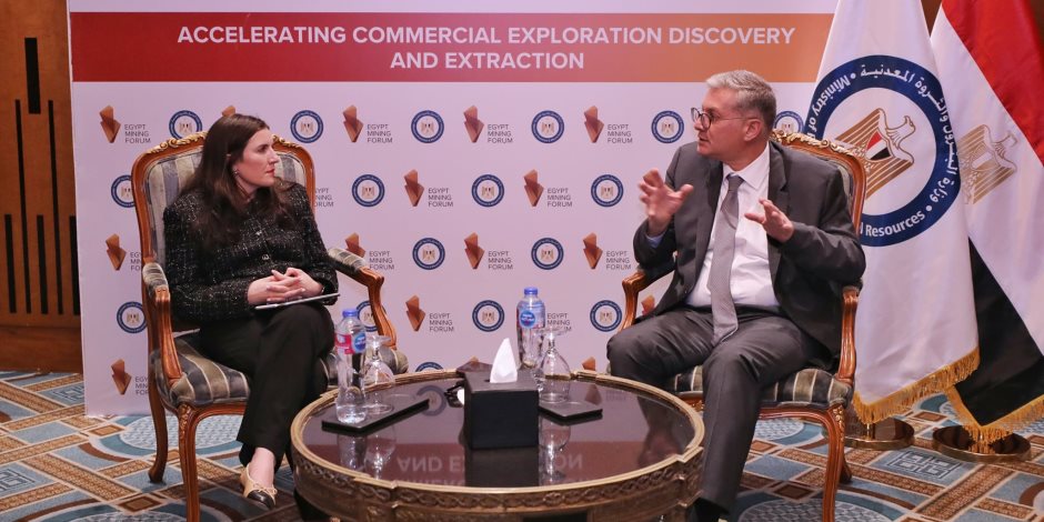 وزير البترول يلتقى المدير التنفيذى لـ"أنجلو جولد أشانتى" العالمية المستثمر فى منجم السكرى وزير البترول يلتقى المدير التنفيذى لـ"أنجلو جولد أشانتى" العالمية المستثمر فى منجم السكرى