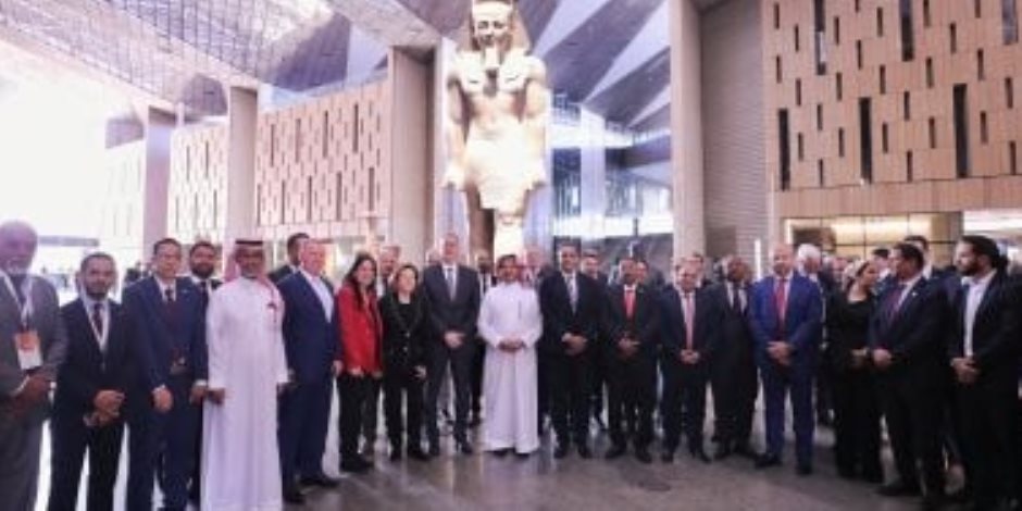 وزير البترول يقود جولة لكبار ضيوف منتدى مصر للتعدين بالمتحف المصري الكبير وزير البترول يقود جولة لكبار ضيوف منتدى مصر للتعدين بالمتحف المصري الكبير